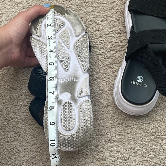 Apana Nola Sandal. Size: 8. - Picture 9 of 10